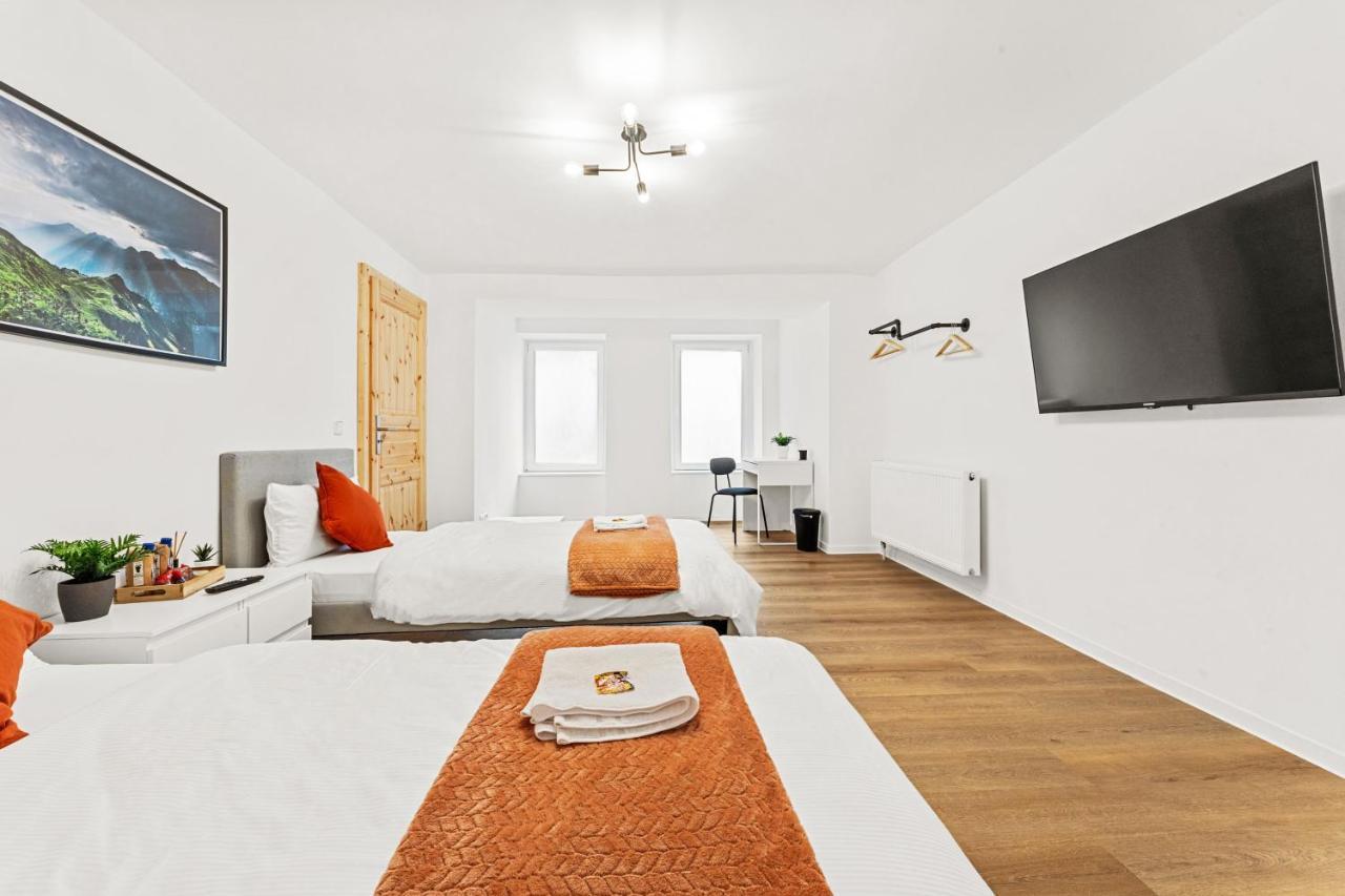 2 Zimmer Apartments, 4 Betten, Vollmoebliert,Zentrale Lage Am S-Bahnhof Berlin Kültér fotó