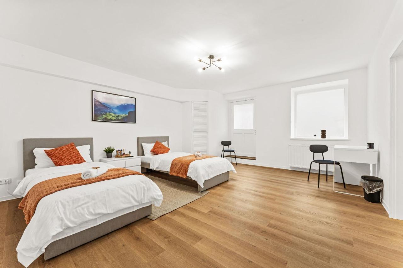 2 Zimmer Apartments, 4 Betten, Vollmoebliert,Zentrale Lage Am S-Bahnhof Berlin Kültér fotó