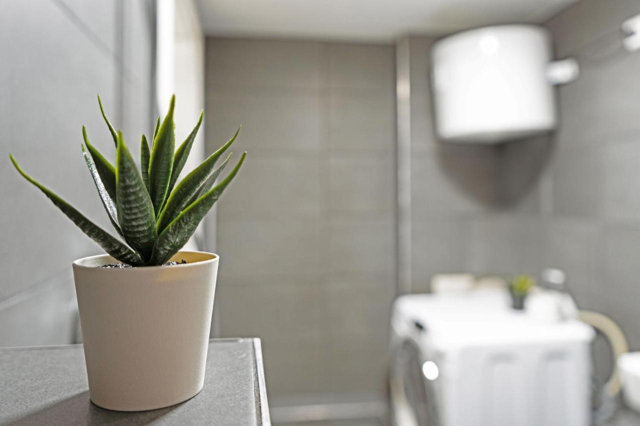 2 Zimmer Apartments, 4 Betten, Vollmoebliert,Zentrale Lage Am S-Bahnhof Berlin Kültér fotó